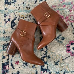 Nine West leather booties in amazing condition